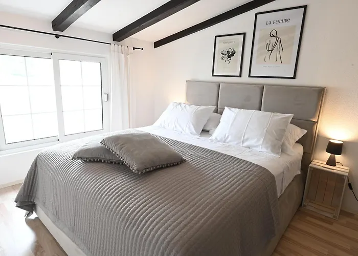 Kokolo Sea View Hvar Apartment